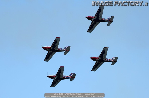 2007-05-06 1570 Pallanza Airshow - Pioneer Team